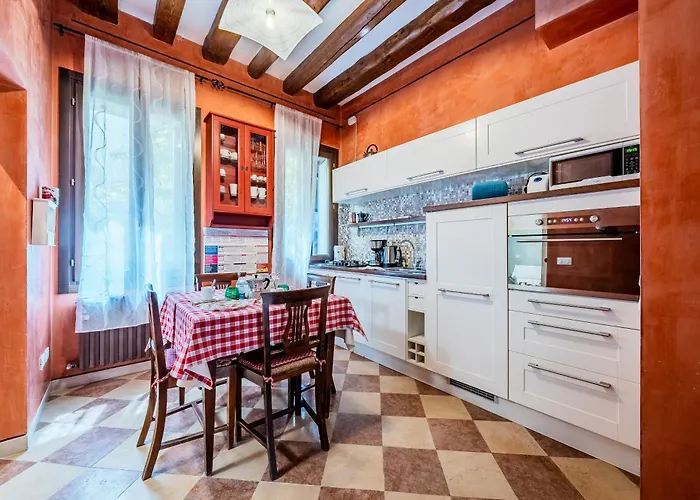 Campiello Tron Venice