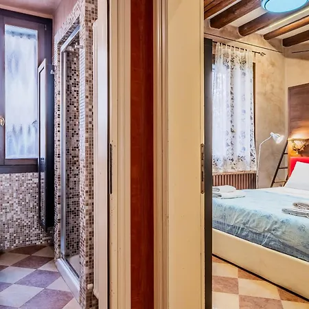 Campiello Tron * ונציה